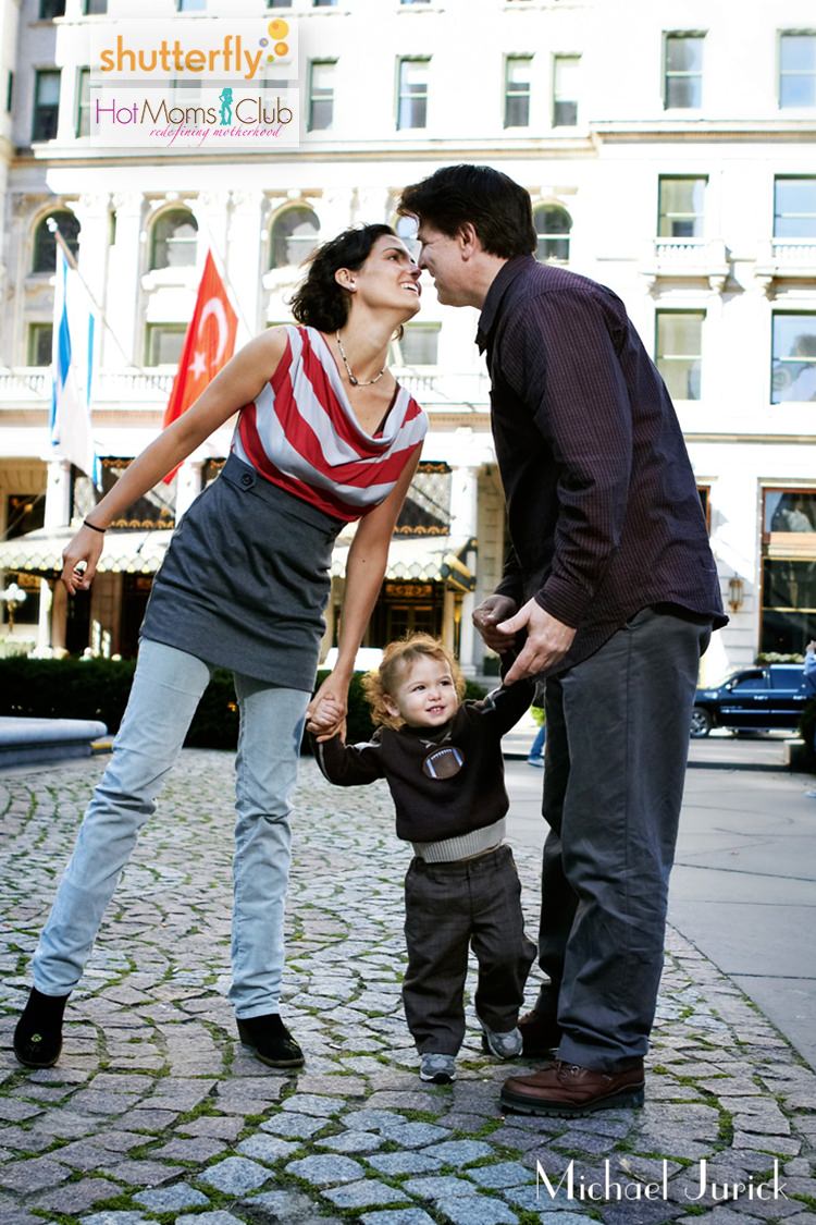 Shutterfly & Hot Moms Club Family Photo day photographs by top New York Photographer Michael Jurick