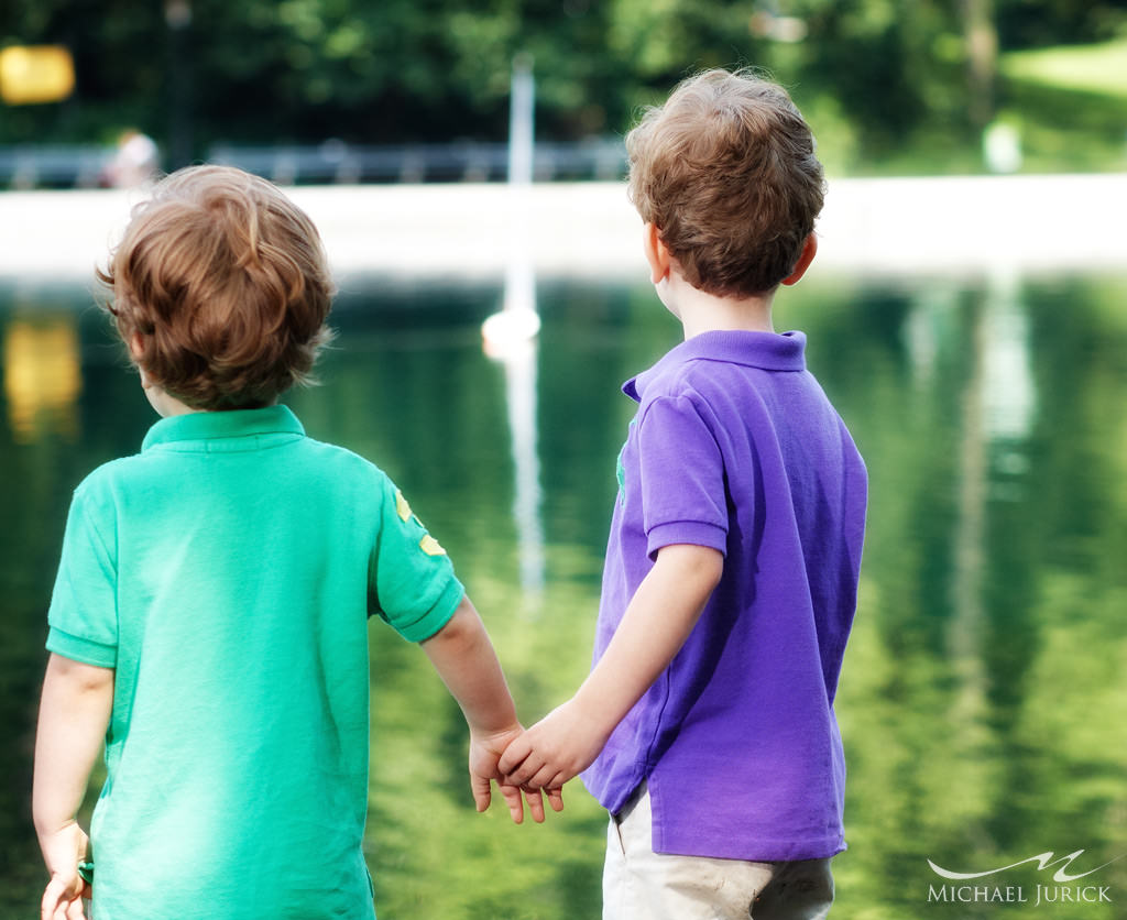 photo of twins in nyc by top New York Photographer Michael Jurick