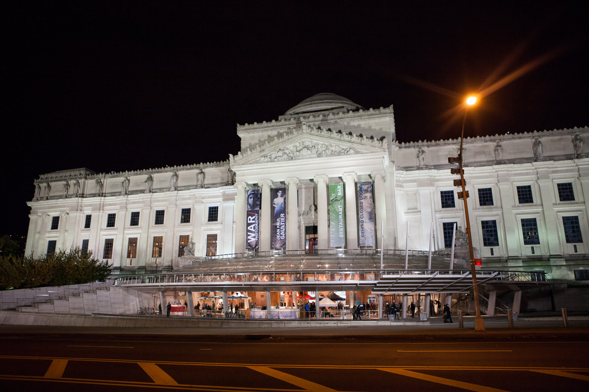 Stunning Bat Mitzvah photographs at the Brooklyn Museum by top New York Photographer Michael Jurick