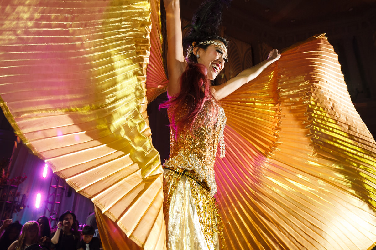 Stunning Bat Mitzvah photographs at the Brooklyn Museum by top New York Photographer Michael Jurick