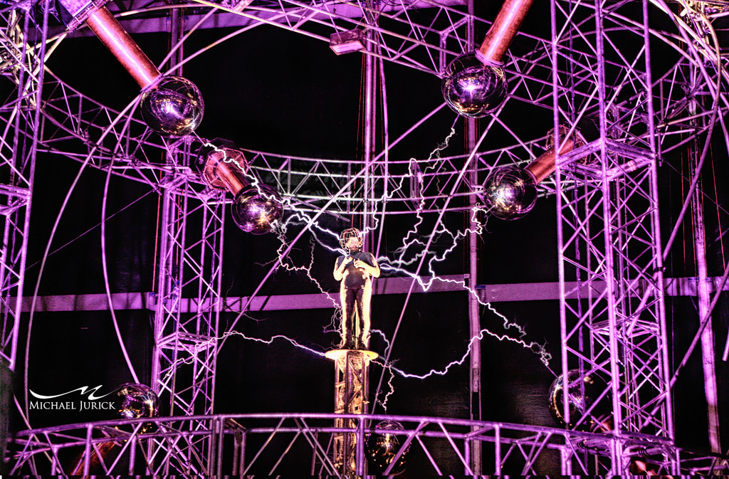 photo of David Blaine Electrified by top New York Photographer Michael Jurick