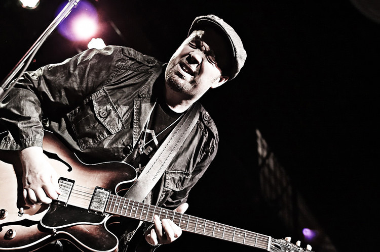 photo of Eric Krasno by top New York Photographer Michael Jurick