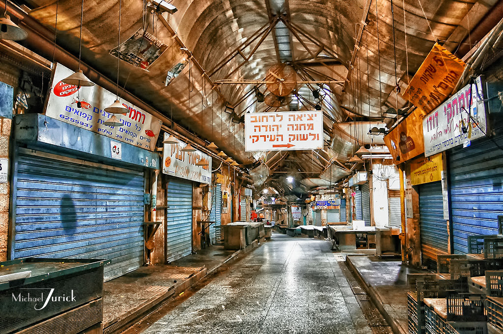 HDR Photography in Israel – Fish Market After Dark
